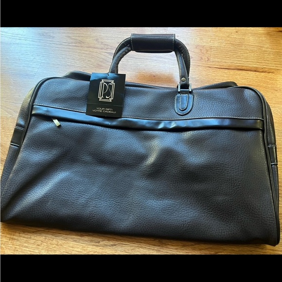 NWT - Paul Sebastian vegan duffel bag. Unisex - Picture 2 of 10